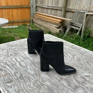 Marc Fisher Alva‎ Black Leather Heeled Bootie size 5.5